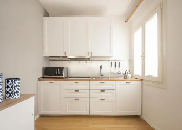 Santa Croce Design R&r * Венеция